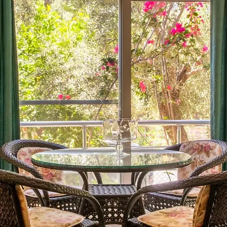 Vacation W Garden 10 Min To Sea In 빌라 쿠사다시
